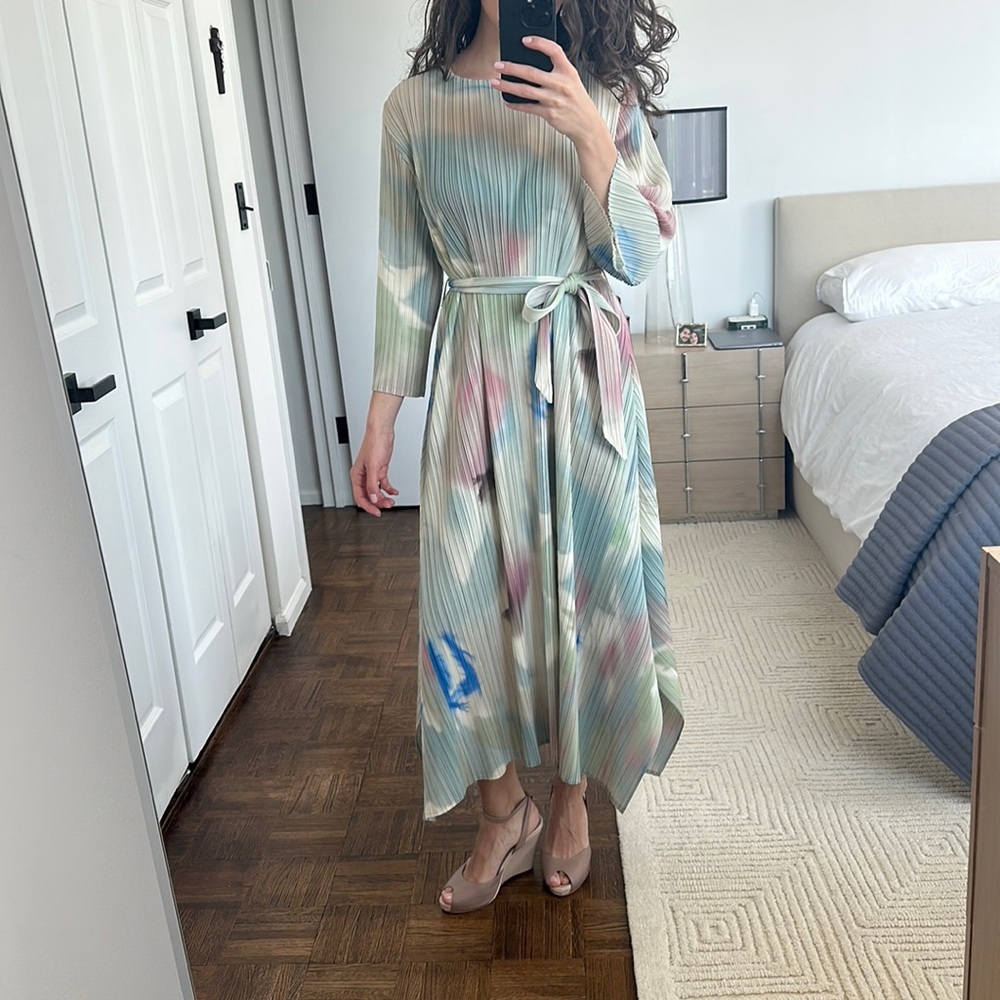 Gorgeous one of a kind flowy runway dress - Picture 3 of 6